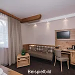 Goldener Ochs מלון