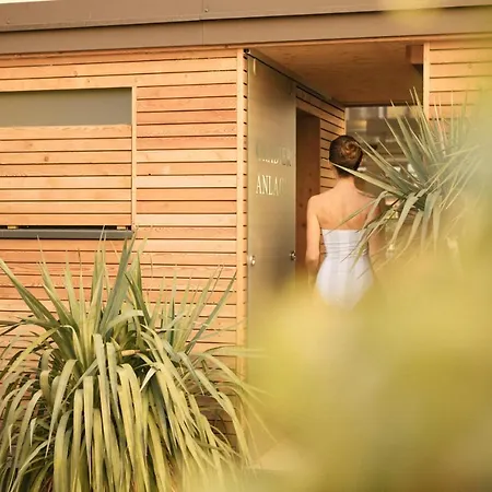 酒店 贡德耐奥克斯酒店 4*