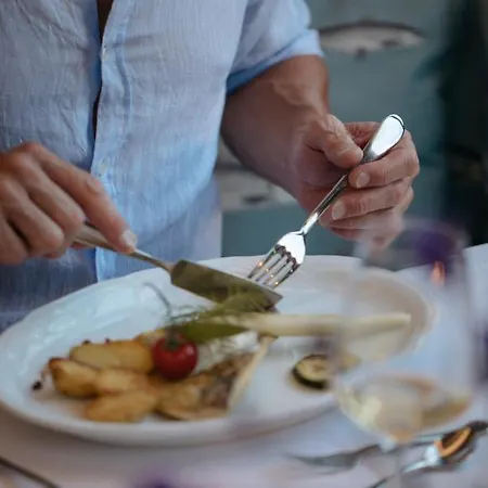 贡德耐奥克斯酒店 酒店 4*